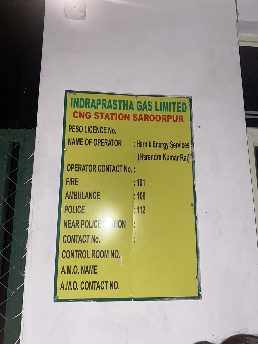 kashifwalker143's tweet photo. Ye hai hamare nh 9 ka cng pump jo ki saroorpur mai  jiska nam HARNIK ENERGY services hai yaha der rat ko apni dadagiri karte hue staff sabse battimizi karte hu nazar ajayenge 2 ghante line mai lagne ke bad cng station khali karaliya light na hai bolkar @IGLConnect https://t.co/OsvKBB4QdX