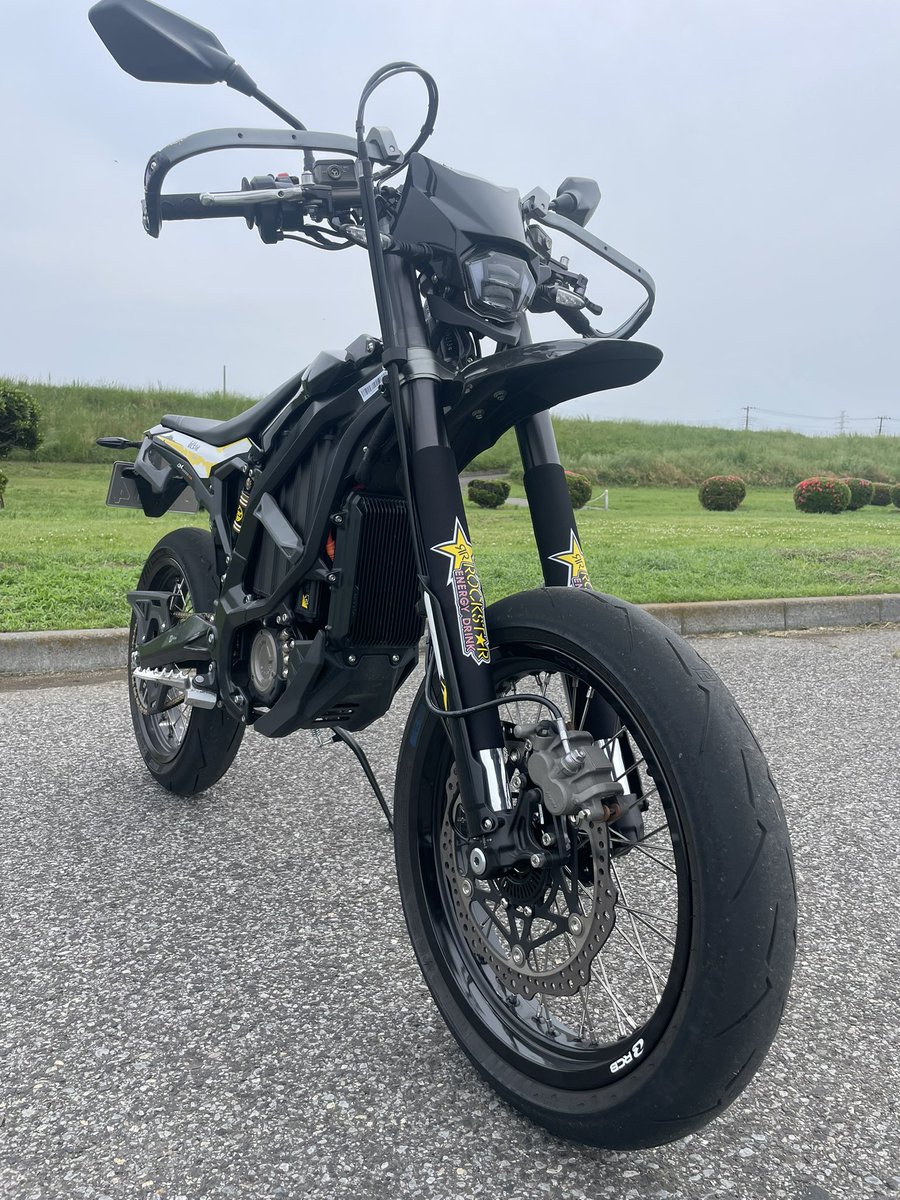 cbr_like's tweet image. フォーク逆にして、インナー剥き出し気になったのでプロテクター装着❗️
#ultrabee
#ウルトラビー