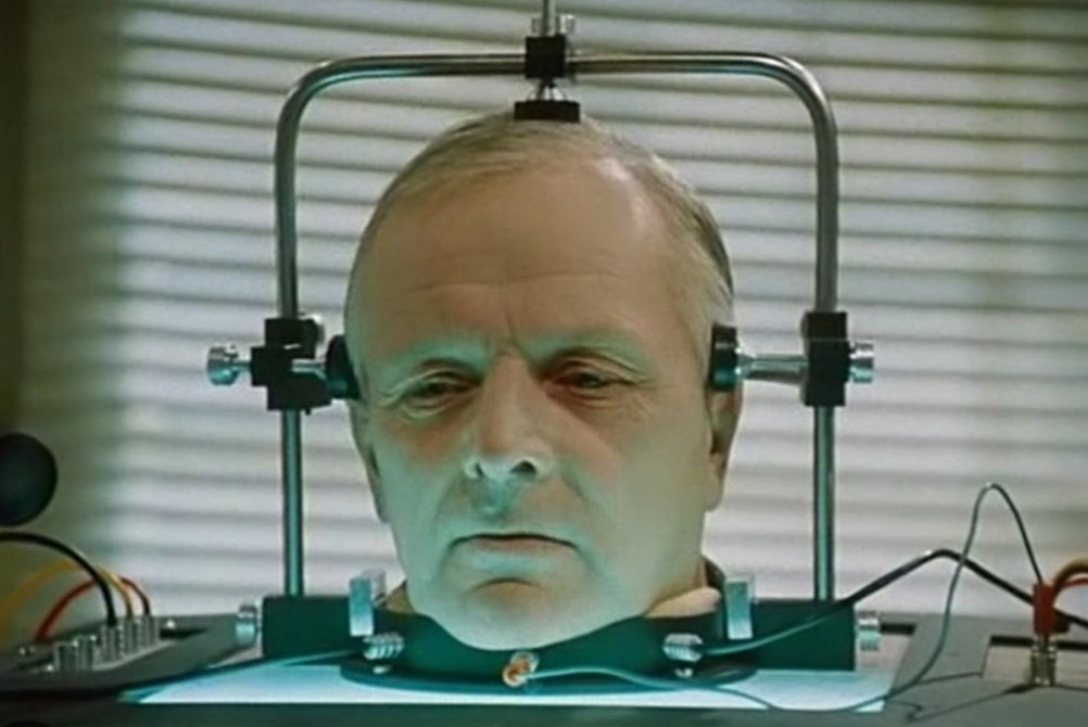 Подсмотренный план развития AI в России:
1. Наловить мигрантов.
2. Убедиться, что понимают русский язык.
3. Нарезать 28 "голов проф.Доуэля" (отечественное ноу-хау, Беляева).
4. Объединить головы в "супернейронную" сеть.
5. Кормить их только если выполняют команды.