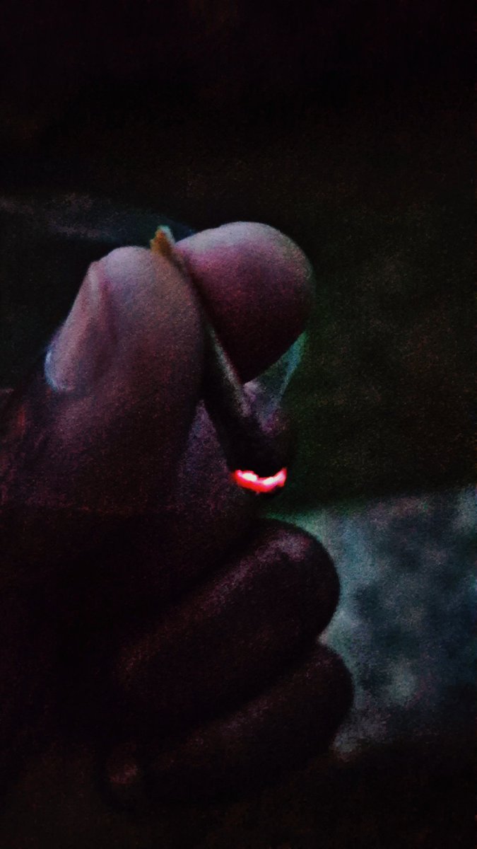 420FRP's tweet photo. The best part of a rolled joint #EuropaLeagueFinal #FrassRollingPapers https://t.co/vDPl25Yjt3