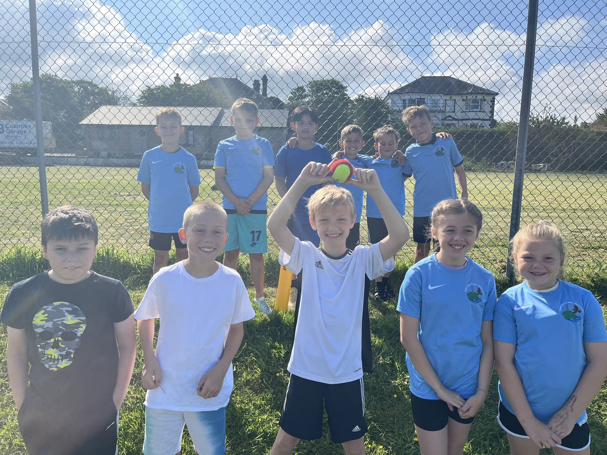 Ysgol Llwyn yr Eos (@llwynyreos) on Twitter photo Diwrnod ffantastig yn chwarae criced! A great day playing cricket at the <a href="/UrddCeredigion/">Urdd Ceredigion</a> cricket tournament. Diolch am drefnu! 🏏🏏🏏 Diwrnod ffantastig yn chwarae criced! A great day playing cricket at the <a href="/UrddCeredigion/">Urdd Ceredigion</a> cricket tournament. Diolch am drefnu! 🏏🏏🏏