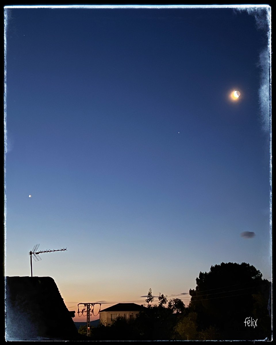 Buenos días a todos, es muy temprano y ya va clareando, los días son cada vez más largos, pero aunque las noches sean más cortas se hacen igual de pesadas y largas como días a tras. Esta mañana se iba a ver a la Luna y Saturno sobre Piscis. Vamos a ver qué tal se nos da el día.