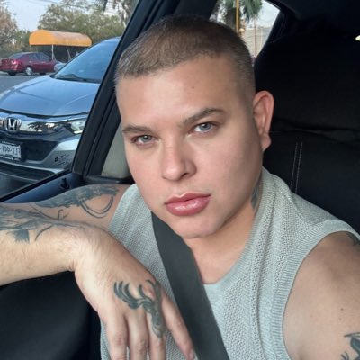 JoyRe21's tweet photo. #NuevaFotoDePerfil https://t.co/uMs7ZTmb2k