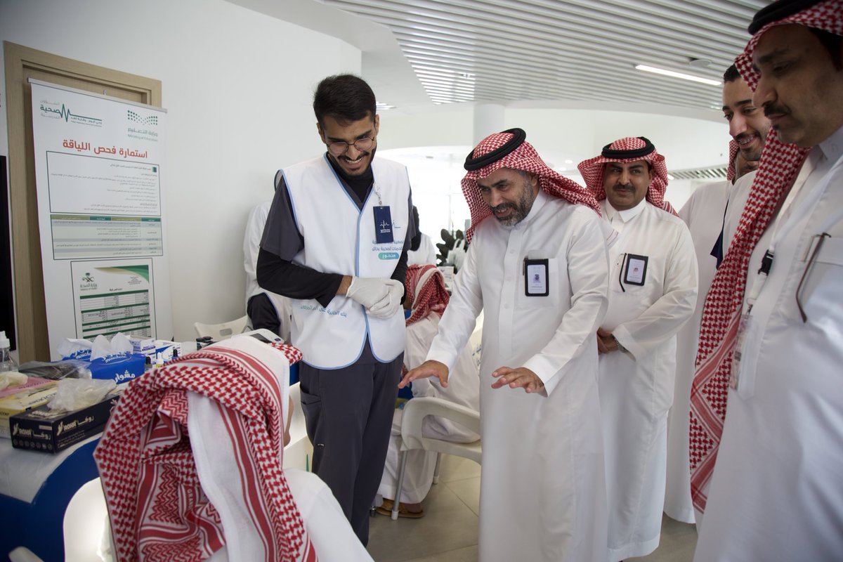 mkt_71's tweet photo. التمريض: علم وتطبيق.
في ختام هذا الأسبوع، ختمت رحلة مادة صحة المجتمع (Community Health Nursing)، علّمتنا كيف نصنع أثر ونكون صوت وعي في المجتمع.
شاركنا في معرض الحصاد الصحي بتنظيم تعليم حائل، نزرع الوعي الصحي في عقول الأطفال، لأن الوقاية تبدأ من الصغر.
ليس تخصصًا، بل رسالة نعيشها. https://t.co/mPeRJ7LUjB