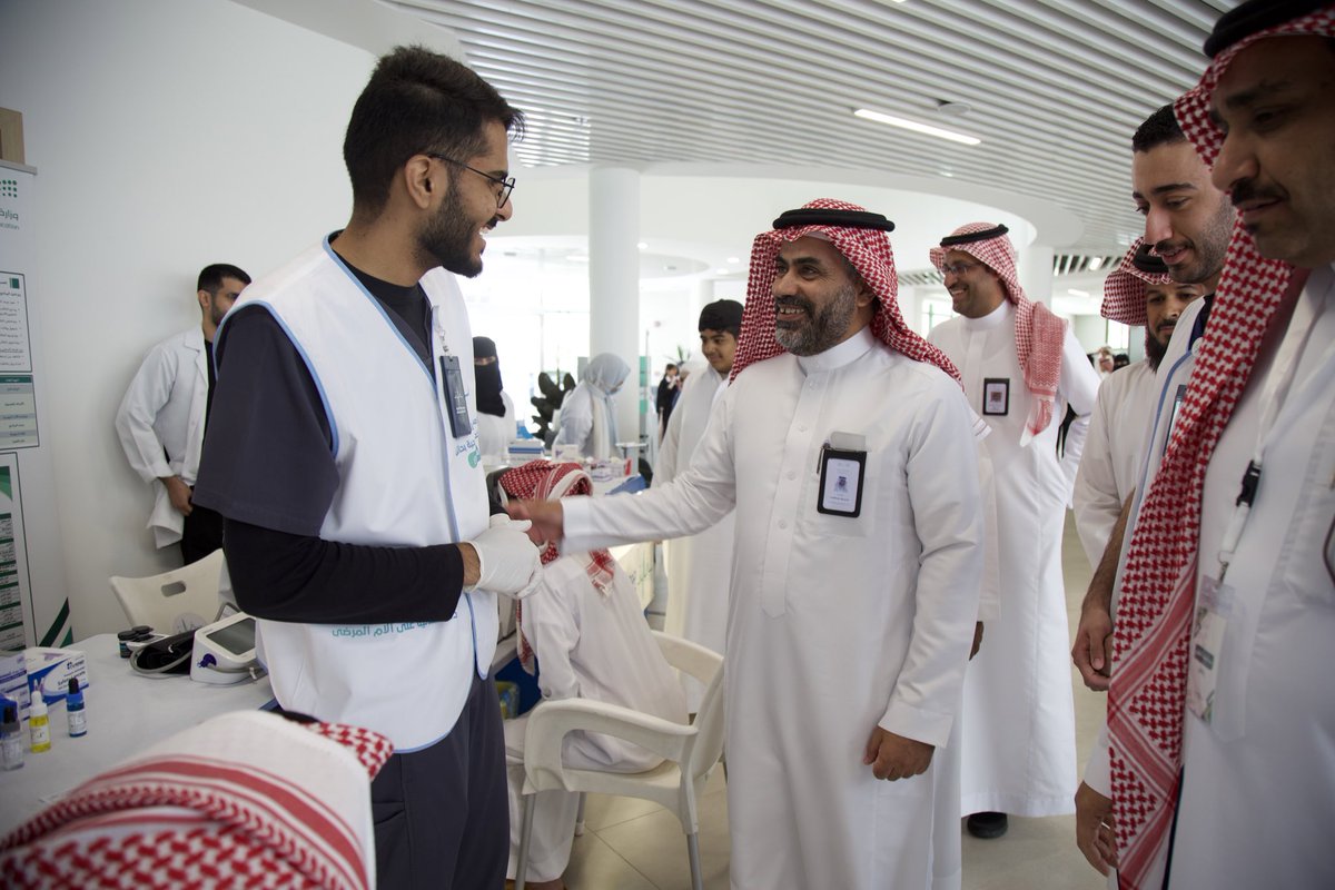 mkt_71's tweet photo. التمريض: علم وتطبيق.
في ختام هذا الأسبوع، ختمت رحلة مادة صحة المجتمع (Community Health Nursing)، علّمتنا كيف نصنع أثر ونكون صوت وعي في المجتمع.
شاركنا في معرض الحصاد الصحي بتنظيم تعليم حائل، نزرع الوعي الصحي في عقول الأطفال، لأن الوقاية تبدأ من الصغر.
ليس تخصصًا، بل رسالة نعيشها. https://t.co/mPeRJ7LUjB