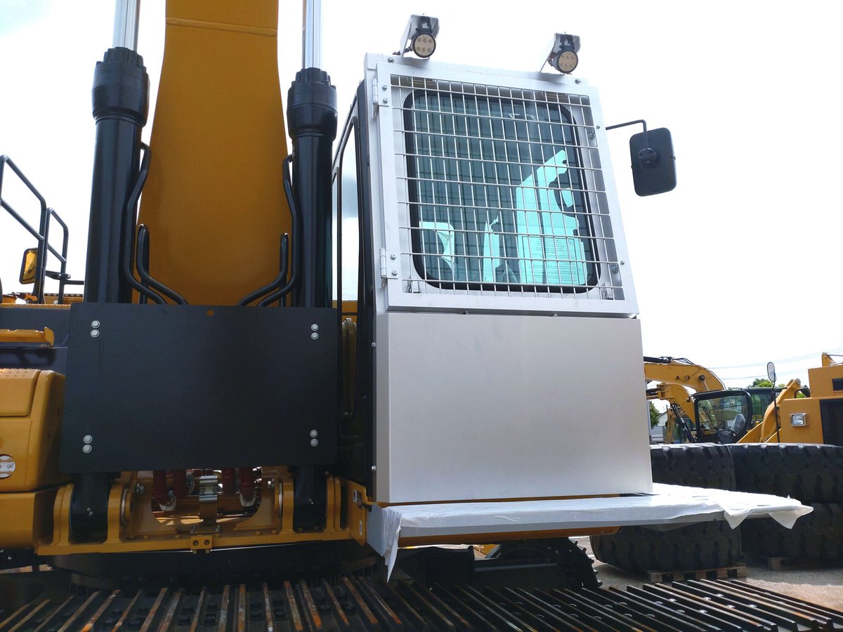 lotuswhite20's tweet photo. ＃340GC
製鉄所の窯の中の汚れ落とし仕様

＃Caterpillar
＃ショートエクステ
#耐熱耐火防護処理 https://t.co/cl0PoccvRR