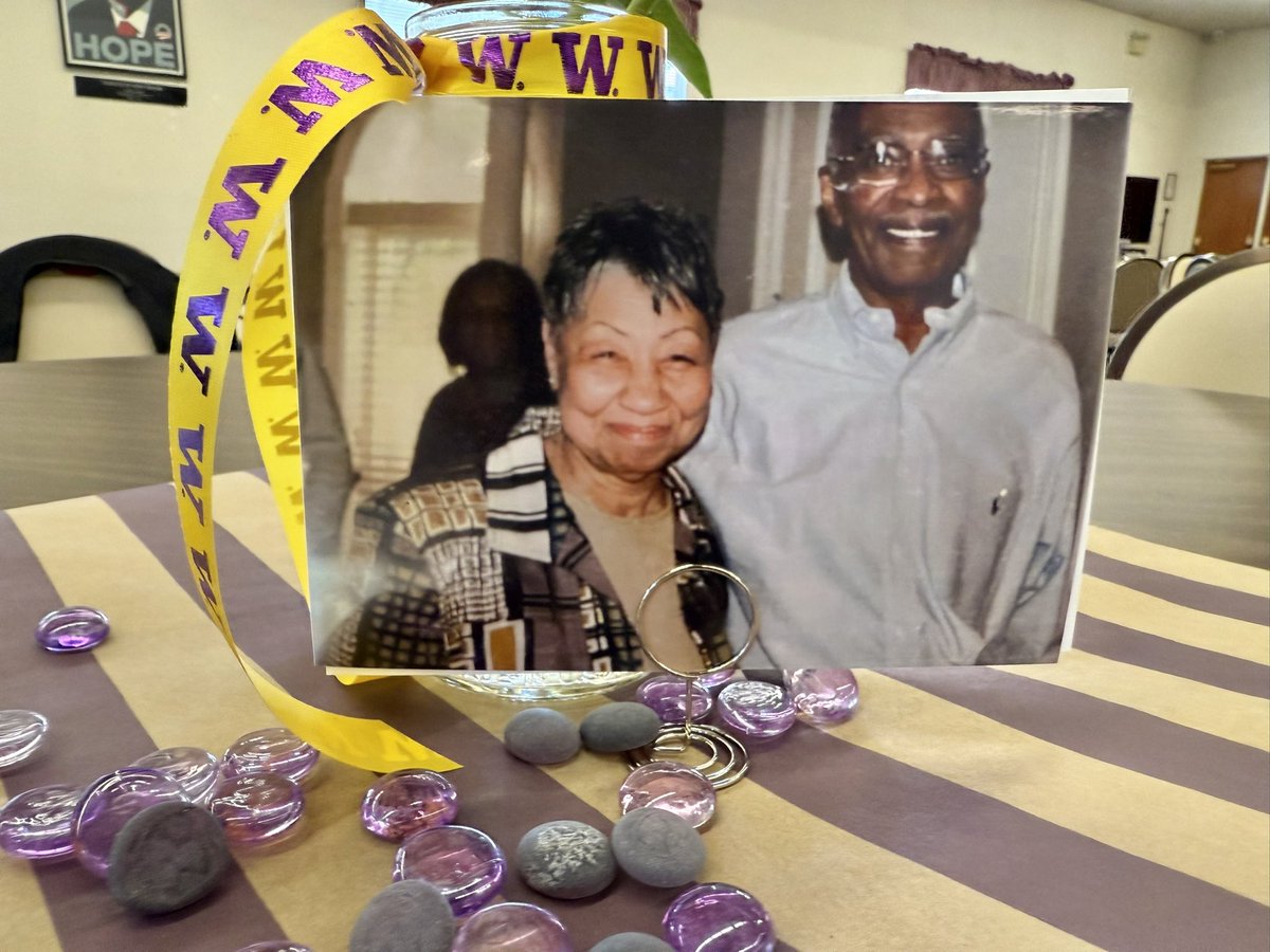 Eldridge Recasner (@erecasner) on Twitter photo Today we celebrated the life of the first Black basketball player to play for <a href="/UW_MBB/">Washington Men's Basketball</a> from 1955-58 Mr Richard āDickā Crews.
Mr Crews was an avid supporter of <a href="/UWAthletics/">Washington Athletics</a> and won the Don Palmer Award in 2018.
He was 89 years oldšš¾ Today we celebrated the life of the first Black basketball player to play for <a href="/UW_MBB/">Washington Men's Basketball</a> from 1955-58 Mr Richard āDickā Crews.
Mr Crews was an avid supporter of <a href="/UWAthletics/">Washington Athletics</a> and won the Don Palmer Award in 2018.
He was 89 years oldšš¾