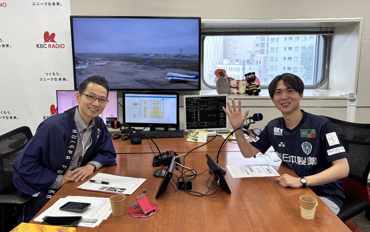局の垣根を越えて
アビトーーク！ゲストは
FBS泊ディレクターでした。
アビスパ愛溢れるトーク、
ありがとうございました。

#アビスパ福岡 #KBCラジオ 
#アビトーーク #ヒルマニ
 #FBS #バリはやッ #泊将大