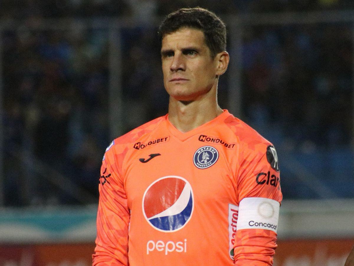 🧤🦅 ¡EL ADIÓS A OTRA LEYENDA!

Jonathan Rougier SE VA DE MOTAGUA. El legendario portero argentino, nacionalizado hondureño, se despide de las águilas azules, el equipo de su vida. Llegó en 2017 a Honduras como un desconocido, y entró a la sede del Motagua con un solo maletín