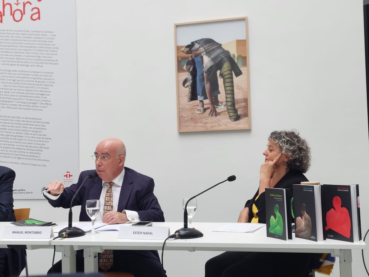 Una oportunitat única per endinsar-se en l’univers dels “set poetes” de Jaume Plensa i la mirada poètica d’Andorra que va incloure un recital de l’obra de Montobbio.

L’acte va comptar també amb l’assistència dels ambaixadors espanyols, Miquel Iceta i Ximo Puig.
(3/3)