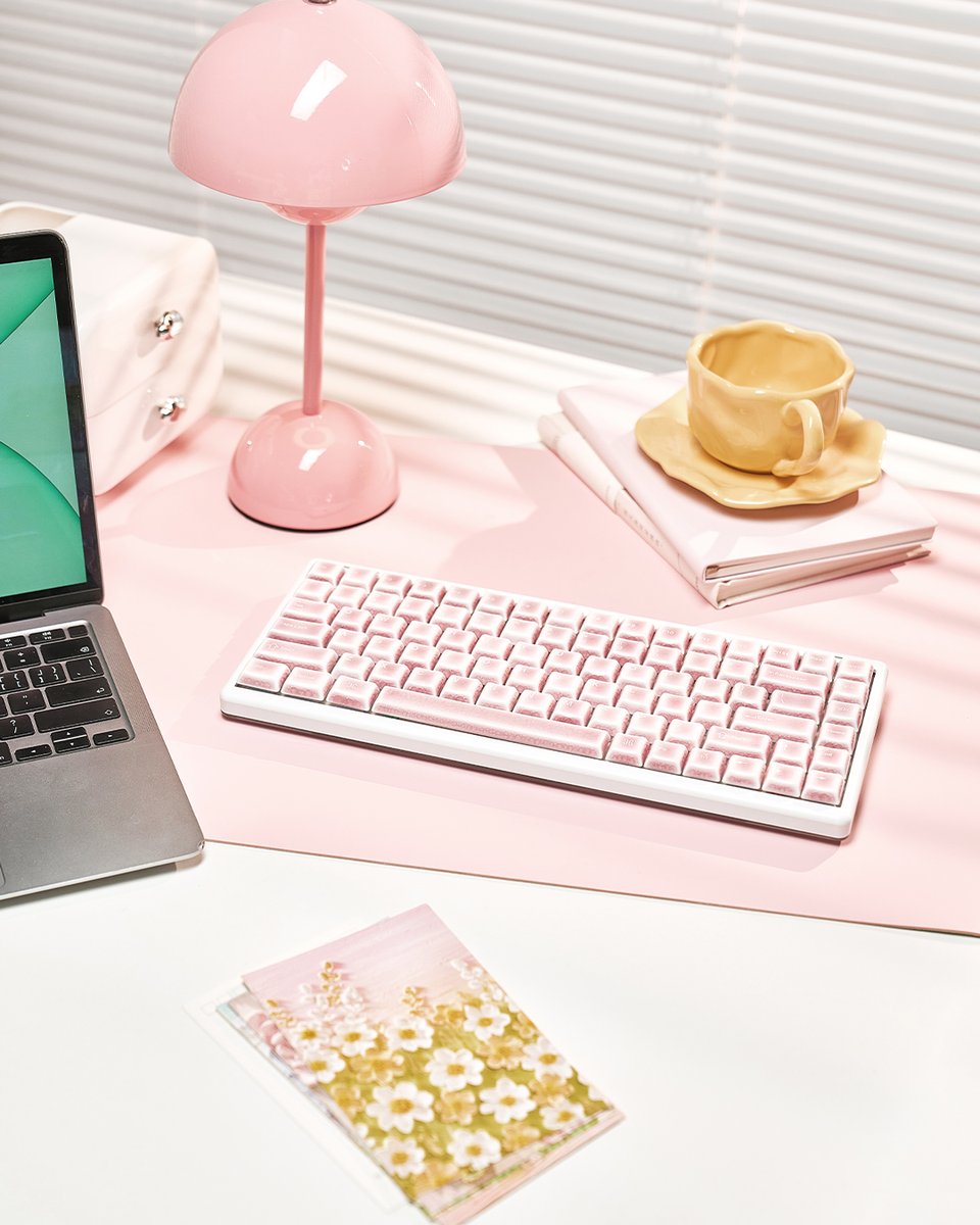CerakeyOfficial's tweet photo. Zen75 | Pink Pink! Bloom like sakura 🌸

Live Now On Kickstarter (Link in bio)

#cerakey #zen75 https://t.co/oBhpAXkYWb