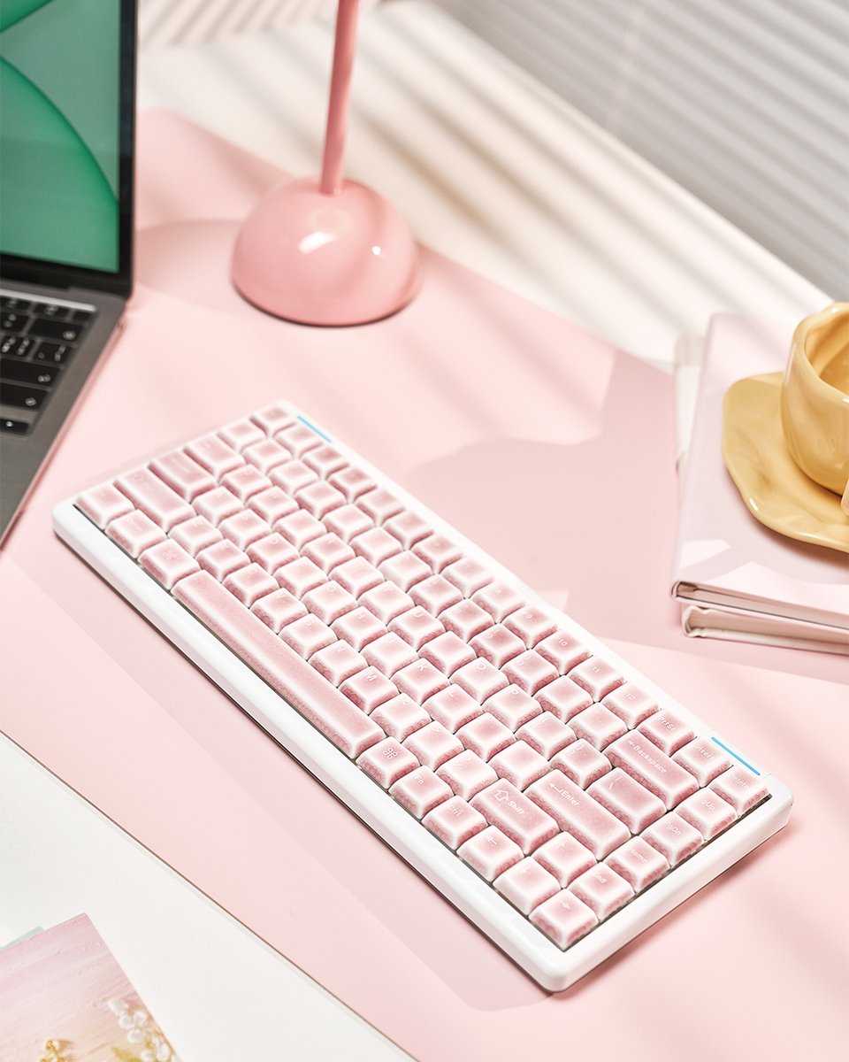 CerakeyOfficial's tweet photo. Zen75 | Pink Pink! Bloom like sakura 🌸

Live Now On Kickstarter (Link in bio)

#cerakey #zen75 https://t.co/oBhpAXkYWb