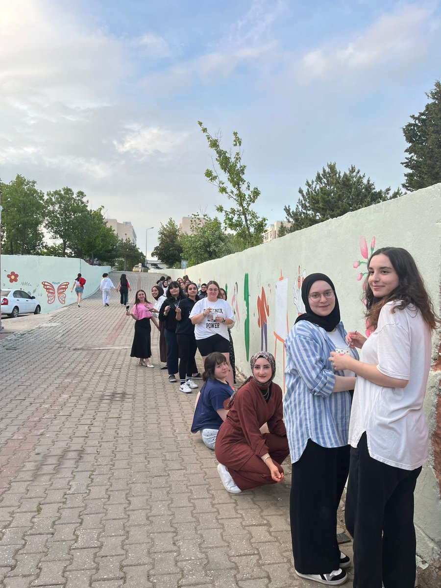ozlemisikkdogan's tweet photo. Yurdumuza bahar geldi.Emeği geçen öğrencilerimize personelimize teşekkür ederiz… https://t.co/mko9UkCXuK