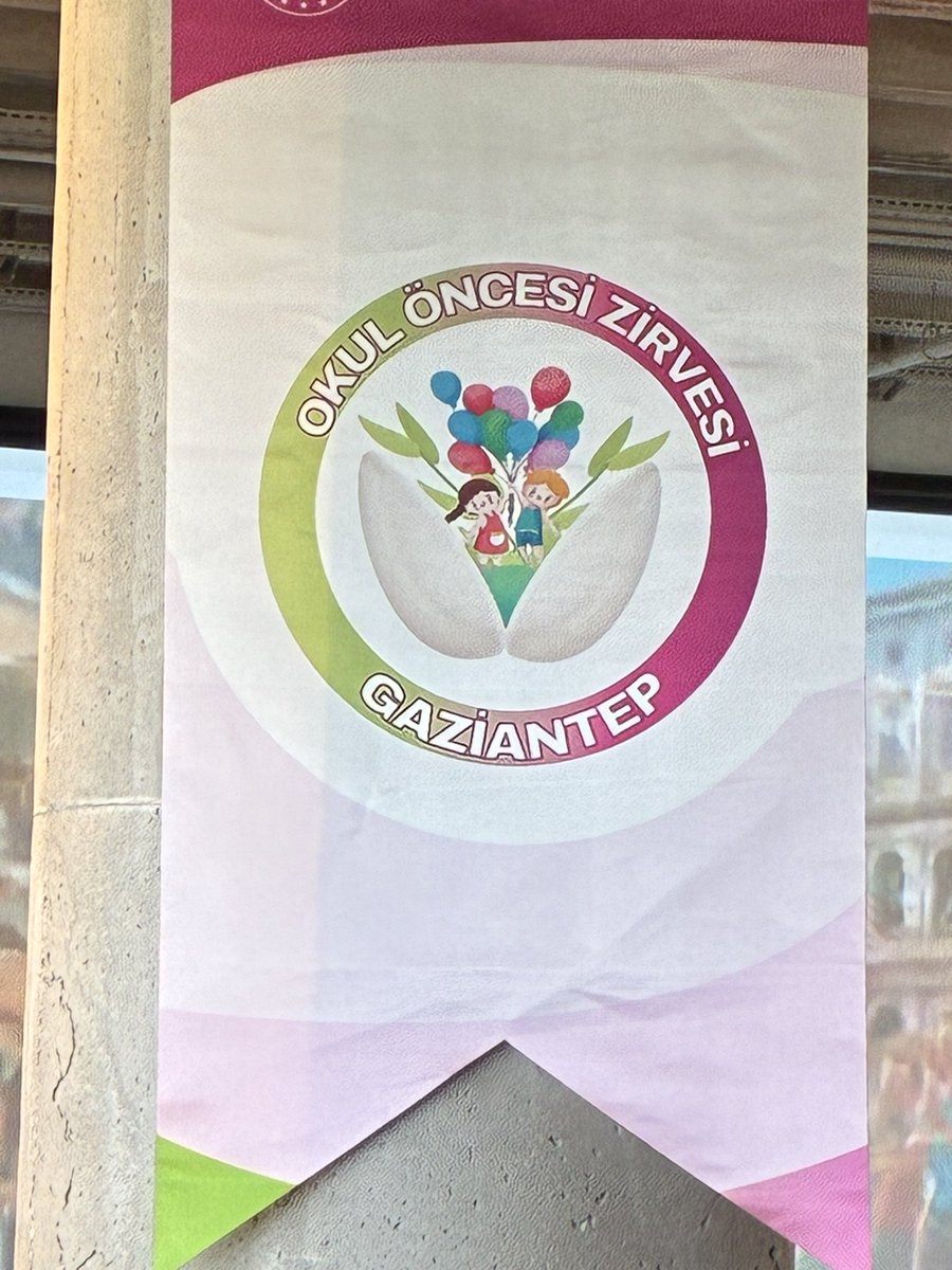 Zirve Antep’te olduğu için çocuklar fıstığın içinden çıkmış 😂😂😂