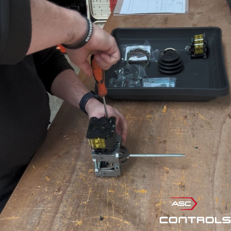 as_controls's tweet image. Years of technical expertise, we've successfully brought the production of some VNS0 joysticks inhouse allowing us to meet urgent customer needs more quickly and minimize downtime
VNS0 joystick serves as an excellent replacement for the now obsolete Schneider Telemecanique XKD
