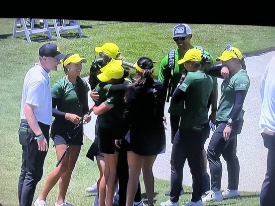 ScottWAllen16's tweet image. Duck Nation thanks you for your efforts, commitment & reaching the Final Four. You’ve brought immense pride to our university & community.
.
Please know when you hurt, we hurt.
.
You had a spectacular season that will serve as a foundation to future greatness.
.
💛🫶🏼💚
.
💯
.