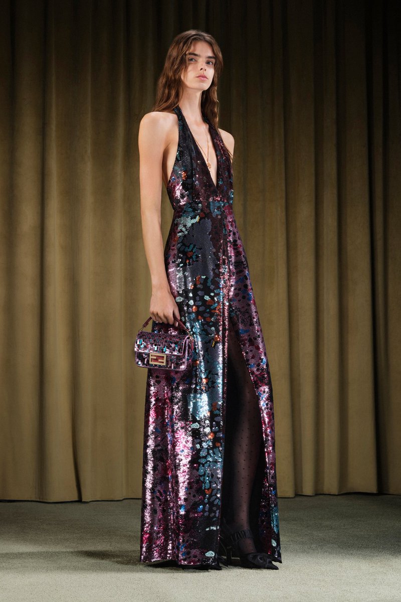 samfashen's tweet photo. Fendi resort 2026 
I personally loved the collection: the color palette, patterns, and silhouettes felt both comfortable and chic.
#resort 
#fashion https://t.co/skoEYigibb