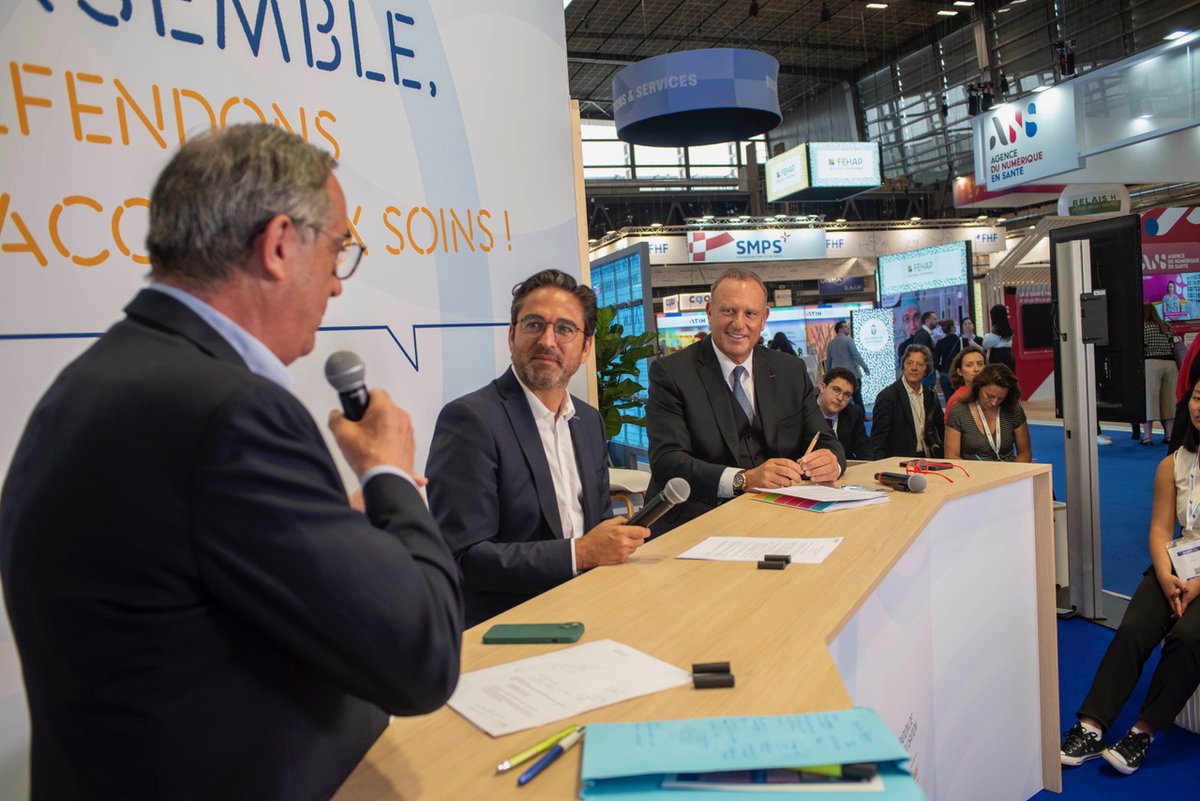 Dernier jour pour <a href="/parisSANTEXPO/">SantExpo</a>  !
Merci aux +50 intervenants et aux journalistes Cristelle Joly &amp; Pascal Maurel pour ces deux jours riches sur le Plateau TV de la FHP.
🙏 Merci à <a href="/laFHF/">FHF</a>  pour l’organisation du salon, et à <a href="/ArnaudRobinet/">Arnaud Robinet</a> pour sa présence hier soir.