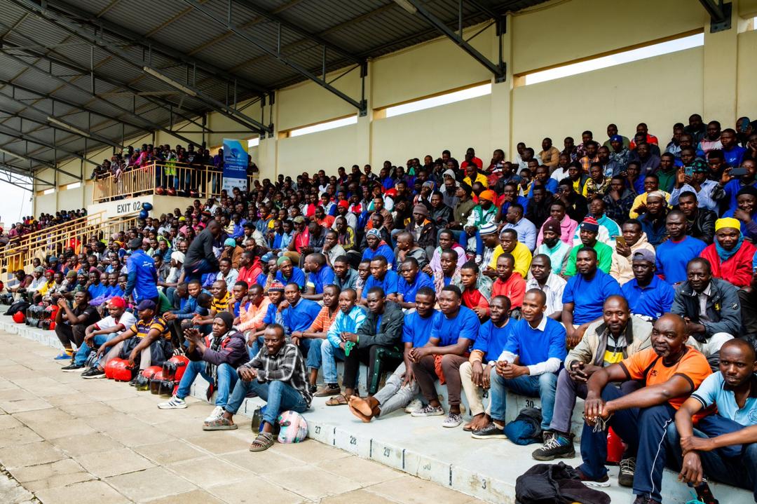 rwandastandards's tweet photo. #SafeHelmets and #GerayoAmahoro campaign now reaches @RubavuDistrict. After more than 2,000 showed up yesterday in @MusanzeDistrict, so grateful to our stakeholders "Motards" for showing up in big numbers today as well, and commitment to safe rides using safe helmets correctly. https://t.co/mvfx8BKLto