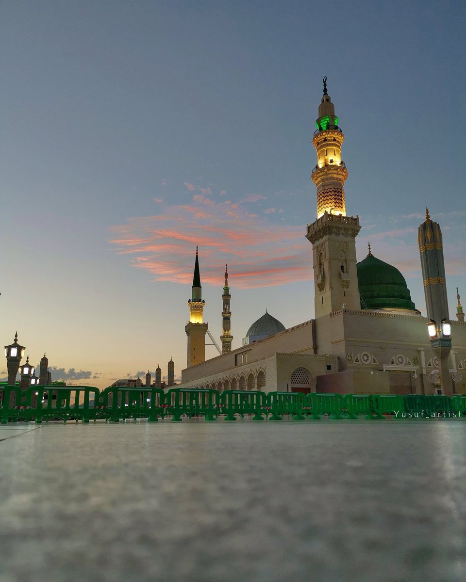 قال رسول الله ﷺ : "ما من أحد يُسلّم عليَّ إلا رد الله عليَّ روحي، حتّى أردّ عليه السلام".

#سبحان_الله_و_بحمده