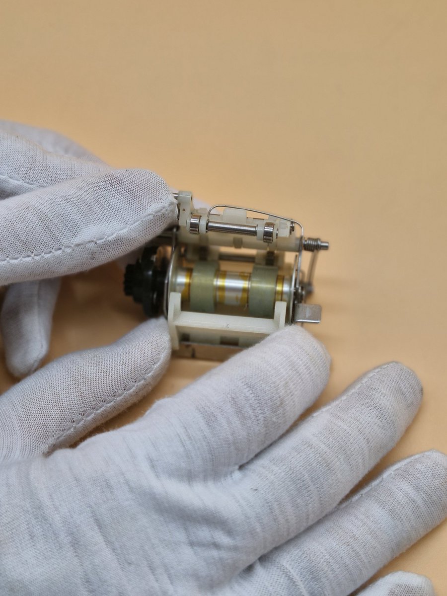 MajidKhoshrou's tweet image. 135 AFC II 
Rewind roller unit

#135 AFC II 
#Rewind roller unit
#Z020883-01
#REWINDING UNIT