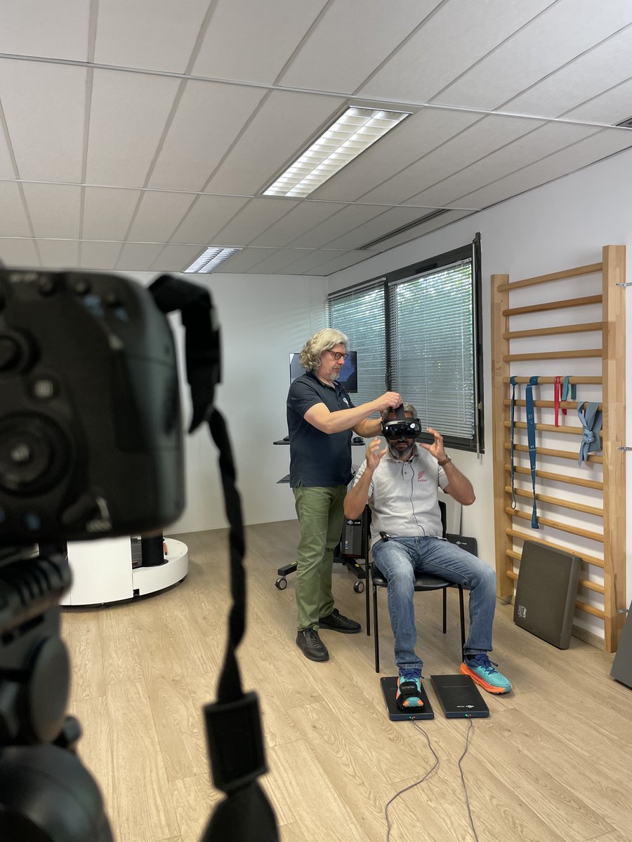 Encore quelques heures avant de découvrir notre webinaire en direct sur la prise en charge des entorses de cheville avec la VR. Retrouvez, Fabien Fijac, Kiné et guest de ce #webinaire qui nous partagera son expérience avec la VR Thérapeutique 👉 bit.ly/44OmsEs
