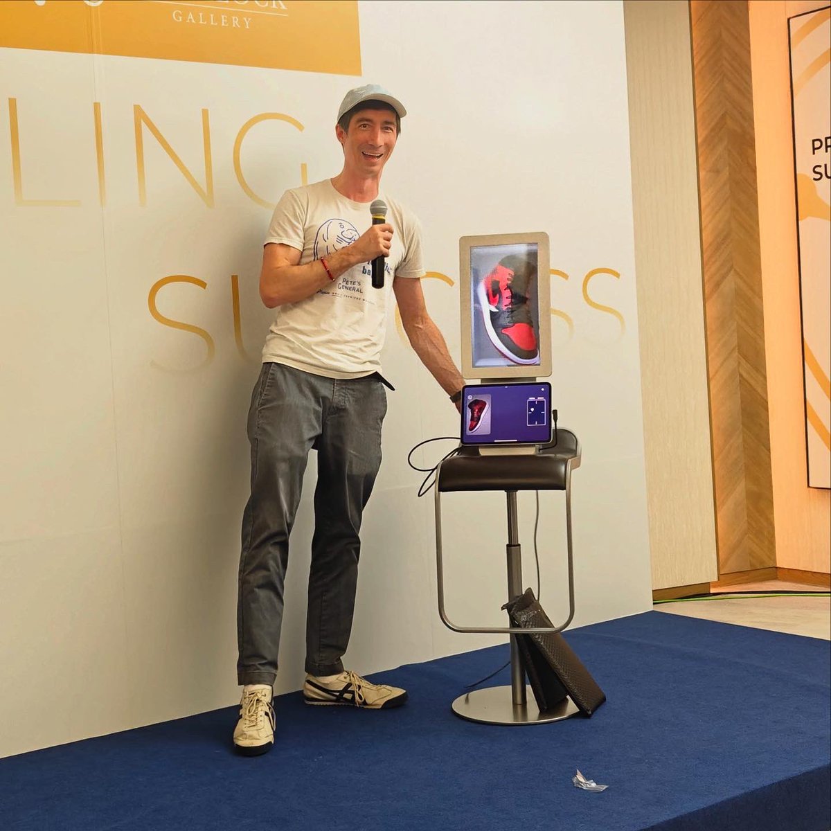 In Session 1, we had a walking robot in the room by @aukilabs 

In Session 2, we had the demo of the world’s best 3D content experience by @lookingglassfactory (including the demo of a beta product😉)

What’s up our sleeve for Session 3? Sign up to know: lu.ma/2hadbl4i