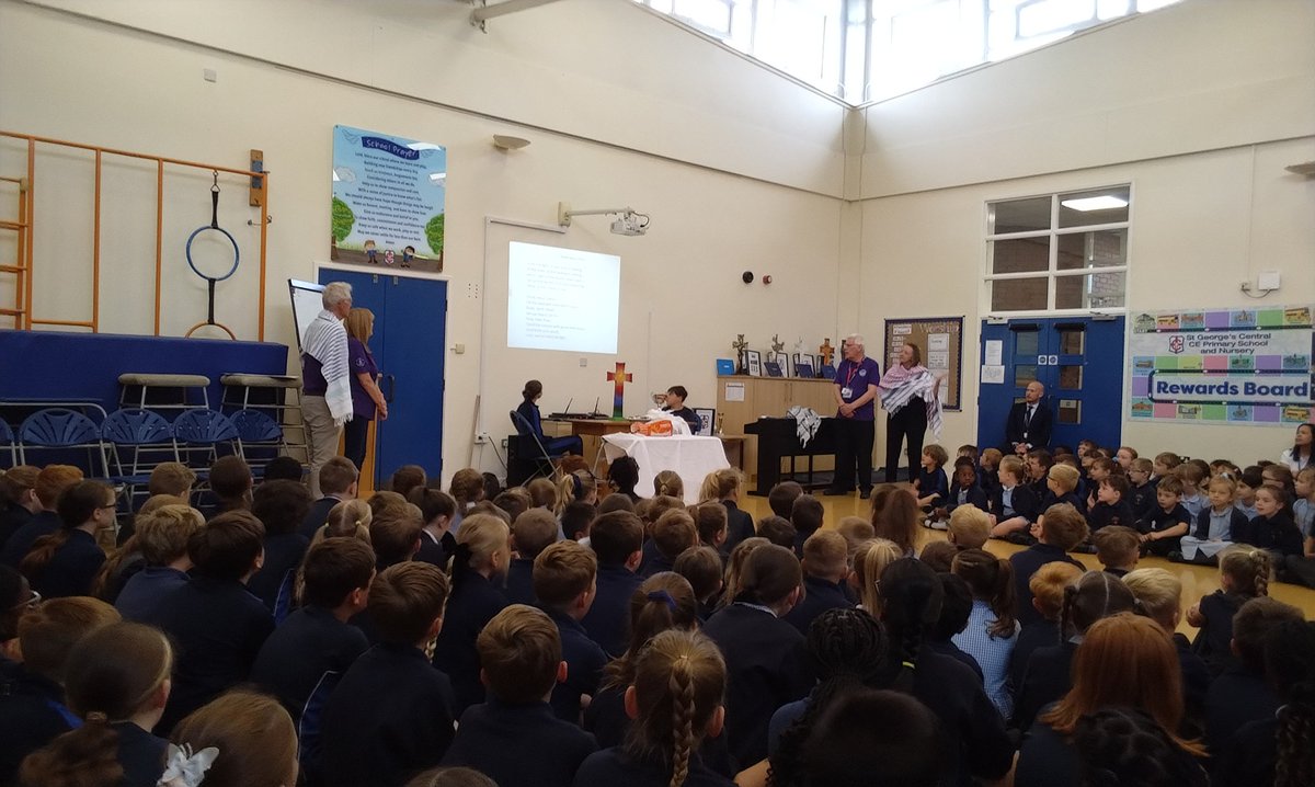 We enjoyed a fabulous worship today with 'Open the Book', with a story about Jesus' resurrection. <a href="/MrGSGC/">Mr Grogan</a> <a href="/MissCSGC/">Miss Cohen</a> #SGCRE