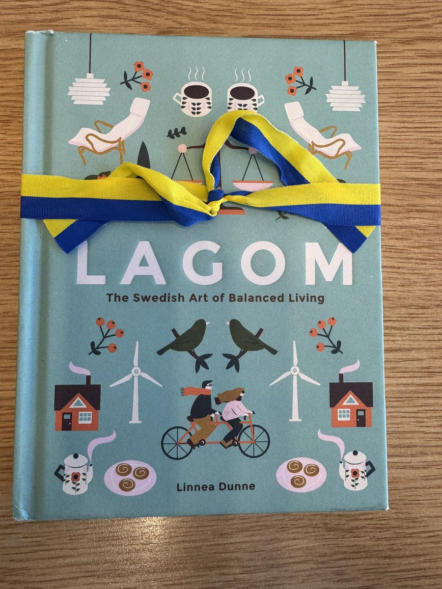 ColBrough's tweet image. We welcomed a group of Swedish visitors to our school today @MorayHouse  @EdinburghUni They joined us from education, social work, and health, from across Sweden. We shared our experiences and heard about their plans to embrace GIRFEC Thanks for the lovely gift. #knowledgeshare