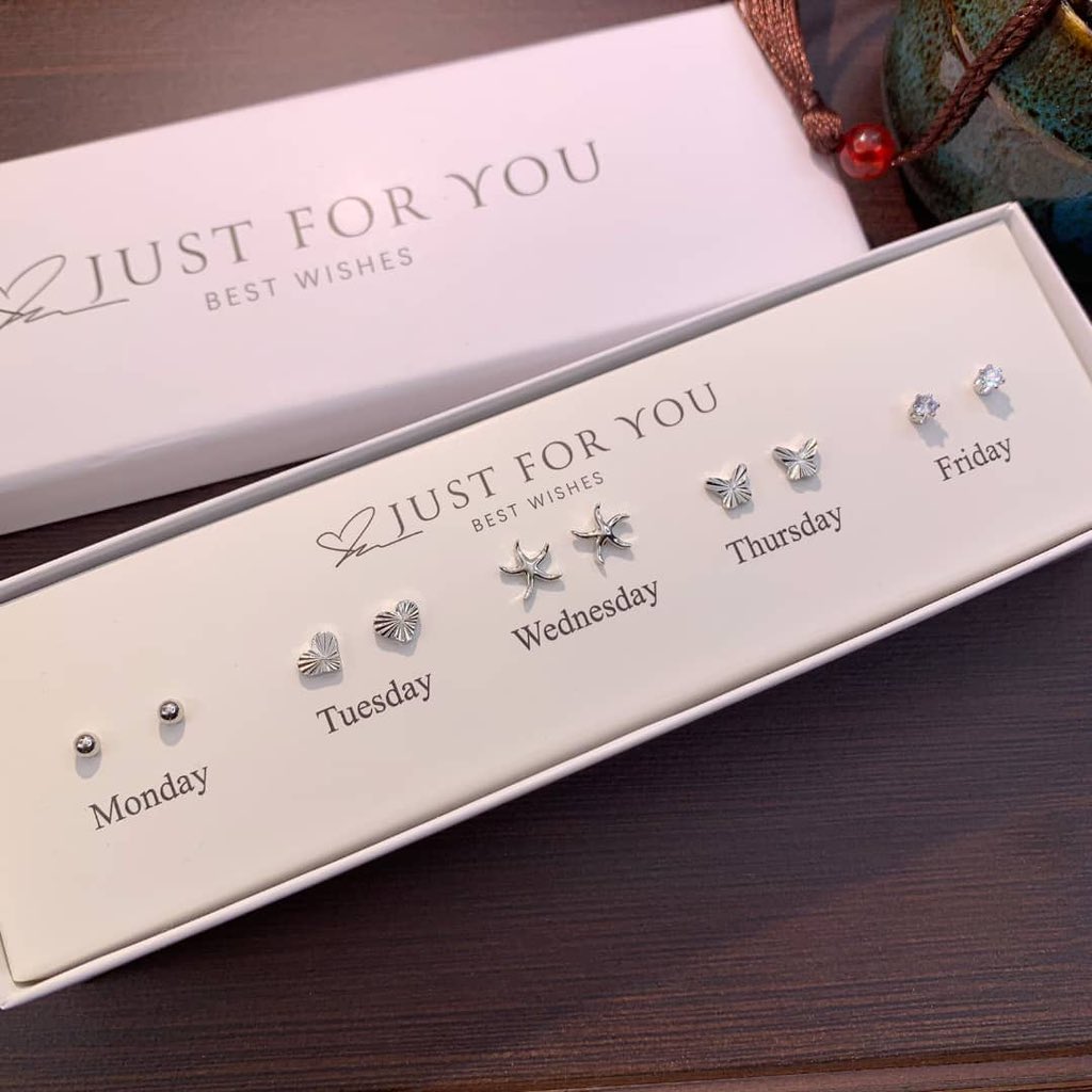 ruby_marilynd's tweet image. Guysssss 
You all are amazing! ❤️❤️❤️

Currently out of stock however you can have the old designs and these new designs on pre order
Frame 1-3 GHC150
You pay GHC 50 for commitment then top up when it arrives
Frame 4 GHC170 
You pay GHC70 for commitment