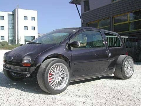 twingosports's tweet photo. have a good day today, heres a twingo :D https://t.co/siE0X2O2Za