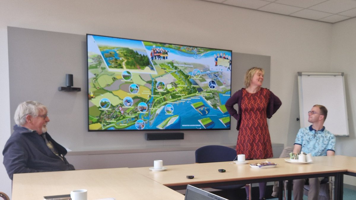 Bewoners van Borgsweer, Termunten en Termunterzijl presenteerden vanochtend hun visie op leefbaarheid aan de stuurgroep Eemszijlen/Groote Polder. Sterk verhaal en goede basis om het gesprek aan te gaan om tot een gezamenlijk plan te komen.