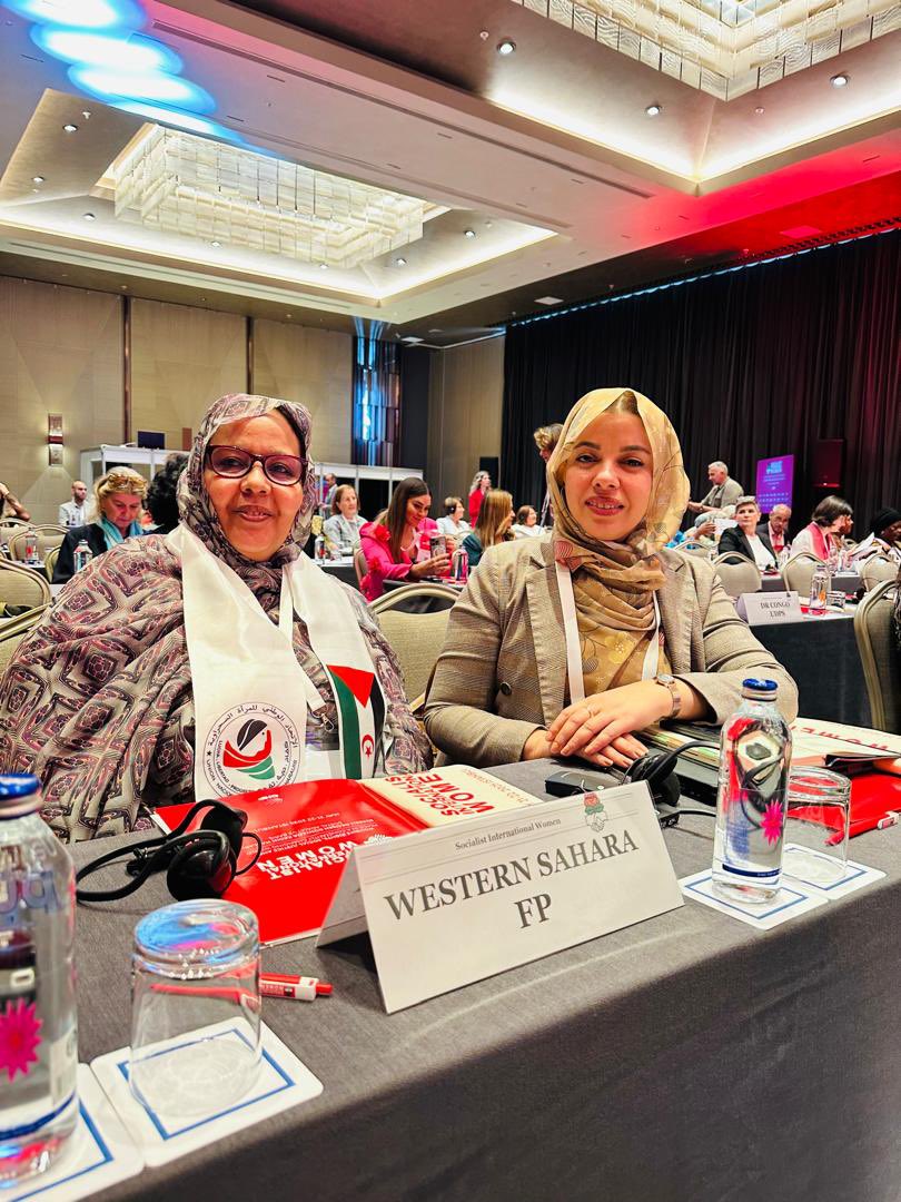 📝🇪🇭🇹🇷 | مشاركة صحراوية متميزة في اجتماع الأممية الاشتراكية 

بدأ اليوم اجتماع الأممية الاشتراكية في مدينة إسطنبول التركية، والذي يعقد في الفترة من 21 إلى 22 مايو 2025 تحت شعار "حقوق النساء، العدالة الاجتماعية والسلام في عالم متغير".

ويشارك في هذا الحدث وفد من جبهة البوليساريو