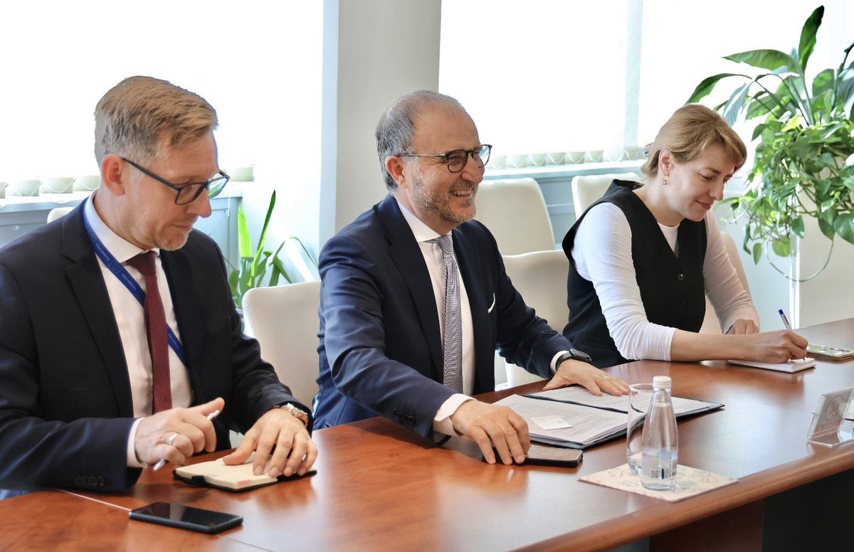 Luigi Soreca (@lsorecaeu) on Twitter photo Productive meeting with FBiH Minister of Energy, Mining and Industry <a href="/lakicvedran_sdp/">Vedran Lakić</a> today.
Discussed key reforms in 🇧🇦 BiH's energy sector, including the need to make urgently progress on the State Law on Electricity and Gas in the context of EU’s Carbon Border Adjustment Productive meeting with FBiH Minister of Energy, Mining and Industry <a href="/lakicvedran_sdp/">Vedran Lakić</a> today.
Discussed key reforms in 🇧🇦 BiH's energy sector, including the need to make urgently progress on the State Law on Electricity and Gas in the context of EU’s Carbon Border Adjustment