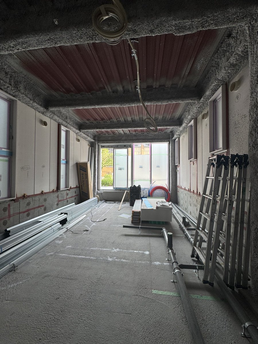 dds_cozy's tweet image. 足場外れる
天井高は3m