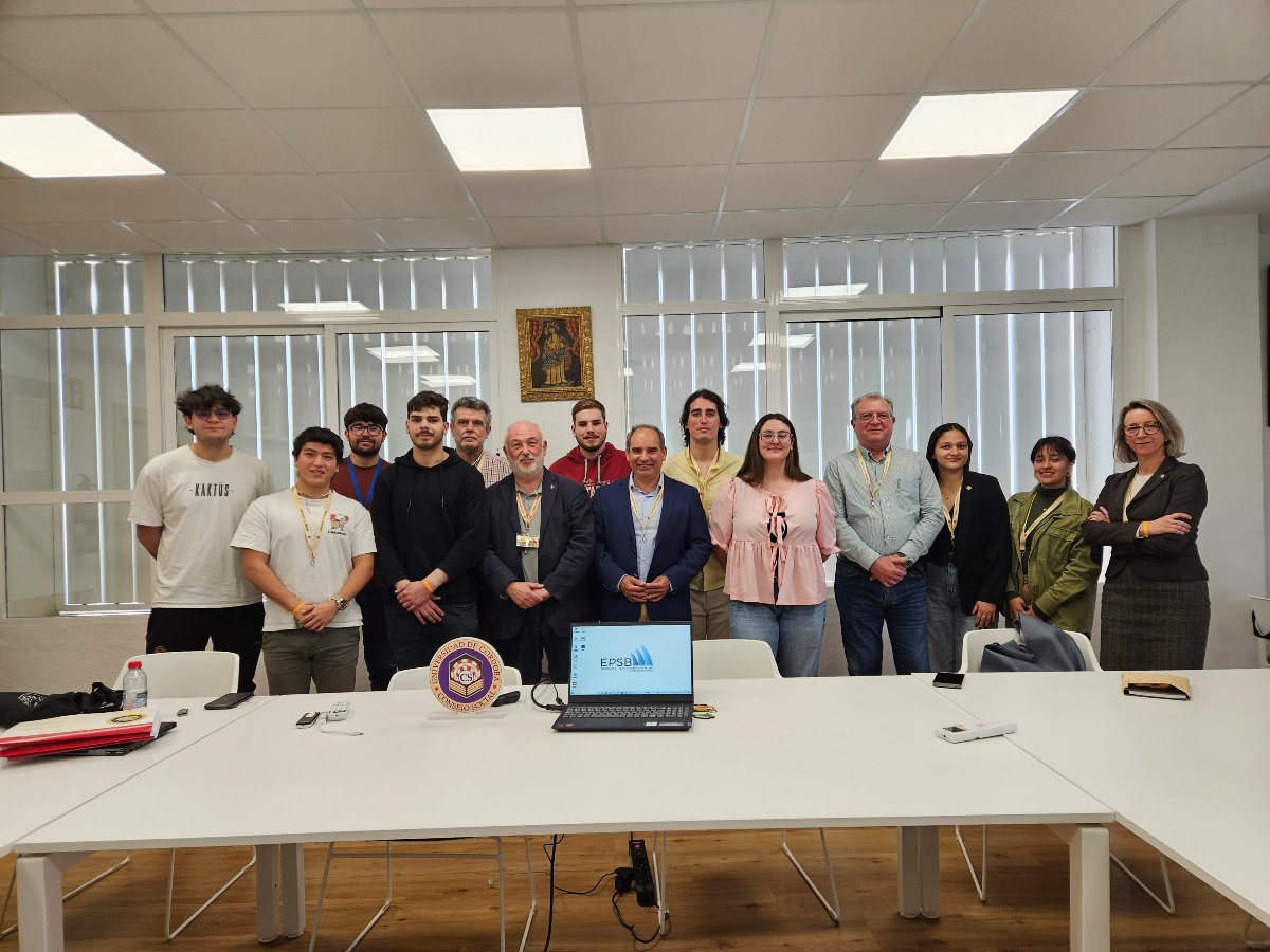 Invitados por el @EPBSconsejo, asistimos a la celebración del Taller ‘Cómo hacer un Currículum Vitae’, acompañados del Consejero D. Lucas Serrano, presidente del @ceuco