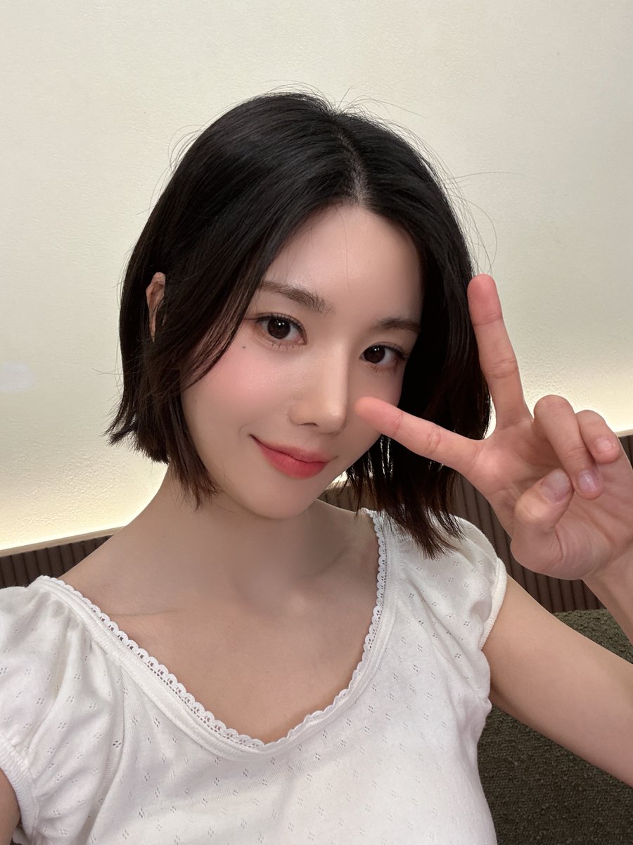 KWONEUNBI's tweet photo. [🎥] 이 조합 꿈인가..??😮 르세라핌 채원, 민주, 예나 그리고 은비더예뻐ㅣ은비theYapper EP.5 (출처 : COSMOPOLITAN Korea | YouTube) 

▶ https://t.co/g6fe8FQGSi

#권은비 #KWONEUNBl
#코스모폴리탄 https://t.co/gYDNIv2h8t
