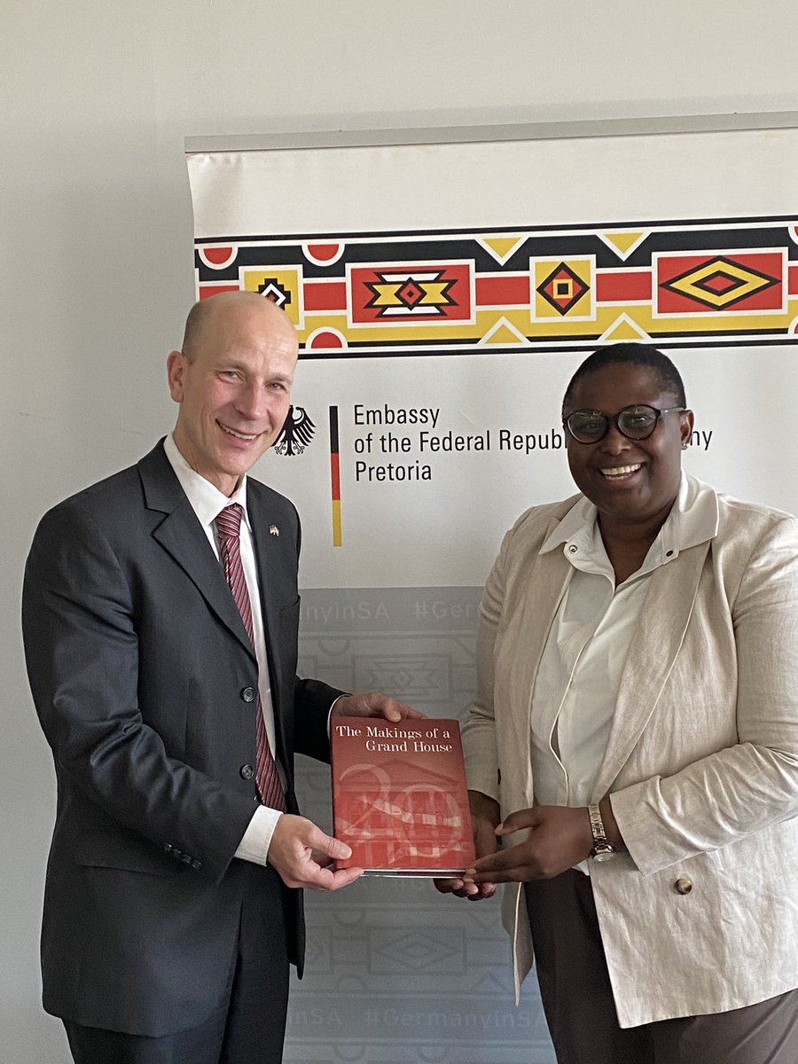 Andreas Peschke (@ambpeschke) on Twitter photo 🇩🇪🫱🏾🫲🏻🇿🇦
Welcome to Speaker of KwaZulu-Natal legislature Hon. <a href="/Nte_Boyce/">Nontembeko Boyce</a>
Besikhuluma ngamathuba okubambisana. Also with KZN sister province Baden-Württ. in Germany
Namukelekile kakhulu! 🇩🇪🫱🏾🫲🏻🇿🇦
Welcome to Speaker of KwaZulu-Natal legislature Hon. <a href="/Nte_Boyce/">Nontembeko Boyce</a>
Besikhuluma ngamathuba okubambisana. Also with KZN sister province Baden-Württ. in Germany
Namukelekile kakhulu!