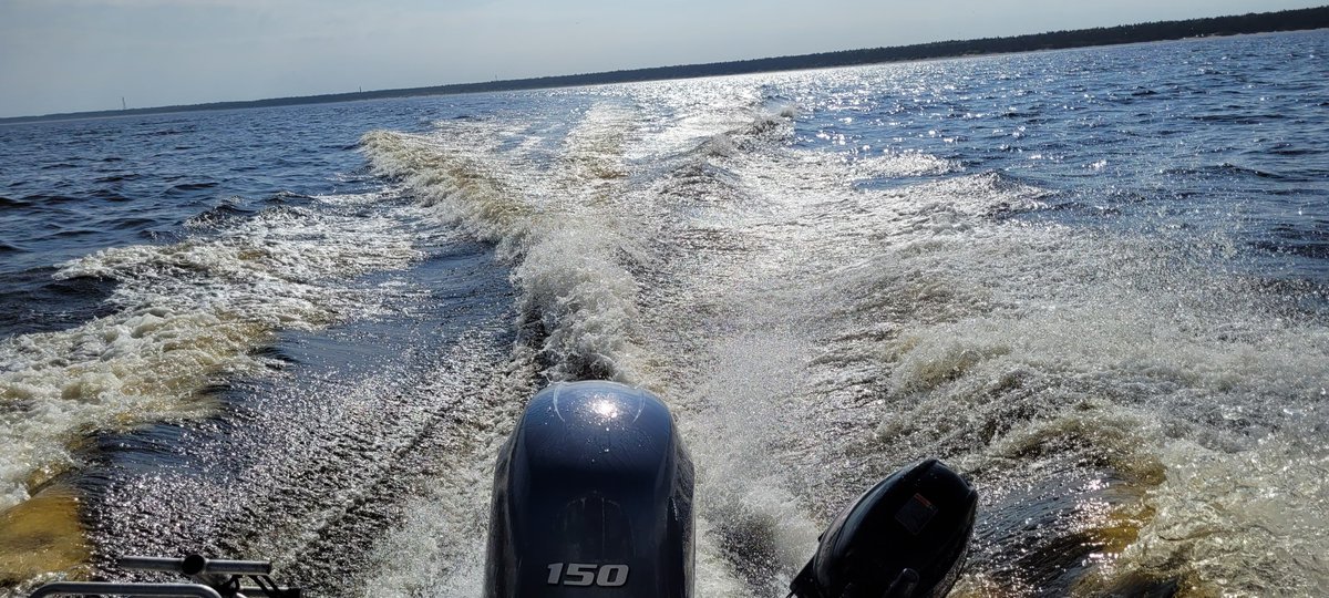 Latvijas Jūras administrācijas hidrogrāfi ar kuteri "Sonārs" šodien no Lielupes ostas devās veikt mērījumus Rīgas jūras līcī iepretīm Majoriem. (Foto - hidrogrāfa palīgs Kaspars Zvejnieks).