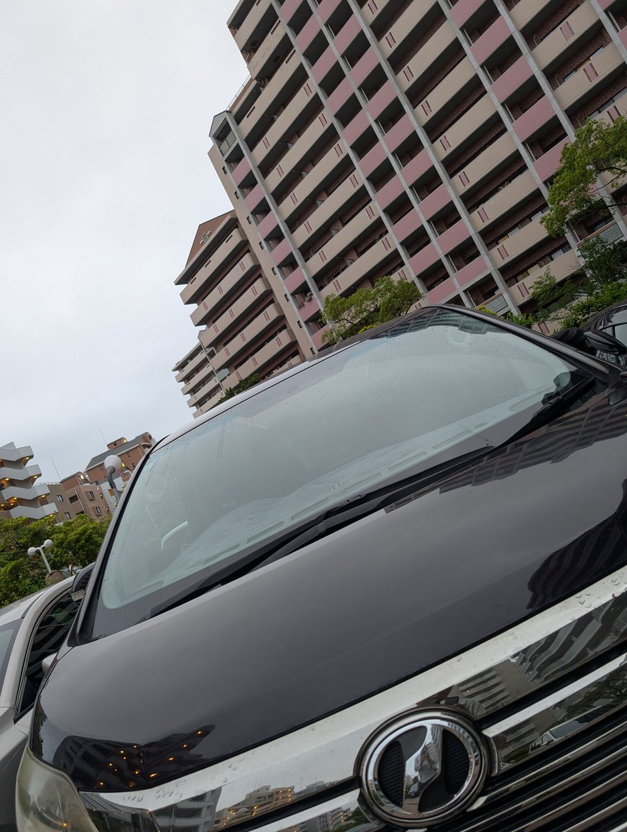 昨夜の雨が効いてるのか、少し肌寒い木曜です🌃
明日は休みなので何かしようとは思うのですが、多分買い物で１日は過ぎてしまうかも(^_^;)
休みがダラダラ終わる位なら、バタバタ仕事ヤッつけて休日の時間数を増やすしか無いな（笑）