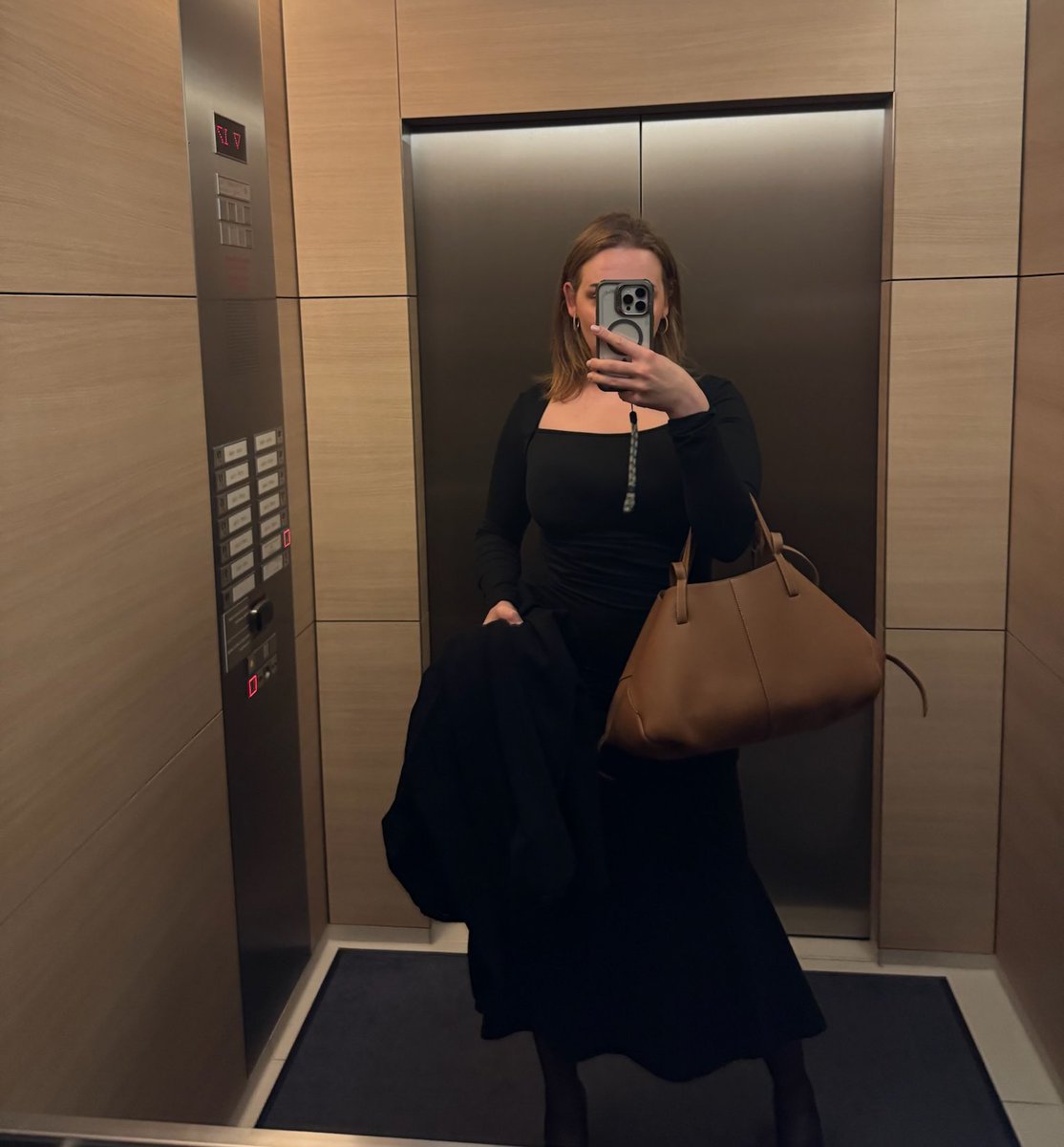 Kleid hochziehen oder ausziehen?
