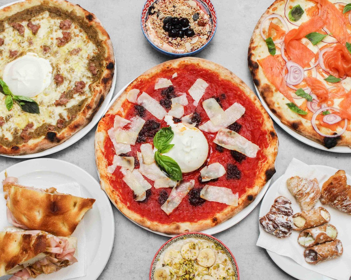 RamQuarter's tweet image. The evenings are getting longer… leaving more time for pizza and beer! ☀️🍕From 21 May, Puccio’s will also be open from 6:30pm to 10:30pm between Wednesday and Sunday, and you can enjoy a free bottle of beer or glass of wine with any pizza ordered in the evening! #wandsworth