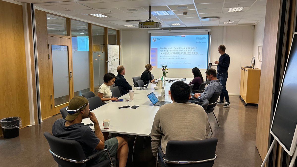 CIR_Stavanger's tweet photo. Today we welcome Jessica Birkholz from the the University of Bremen, presenting her work on "The Dynamic Relationship Between Funding Networks and Innovation Networks for Hydrogen Technologies" https://t.co/aWBpuGu48x