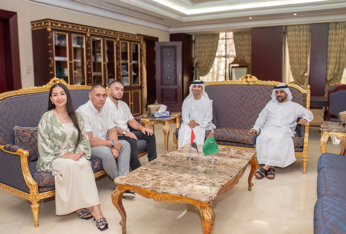 التقى سعادة احمد الهاملي سفير دولة الامارات لدى تركمانستان مع عدد من رواد الأعمال في مجال التطبيقات الذكية والذكاء الاصطناعي، وخلال اللقاء تم بحث فرص التعاون في مجال الذكاء الاصطناعي.