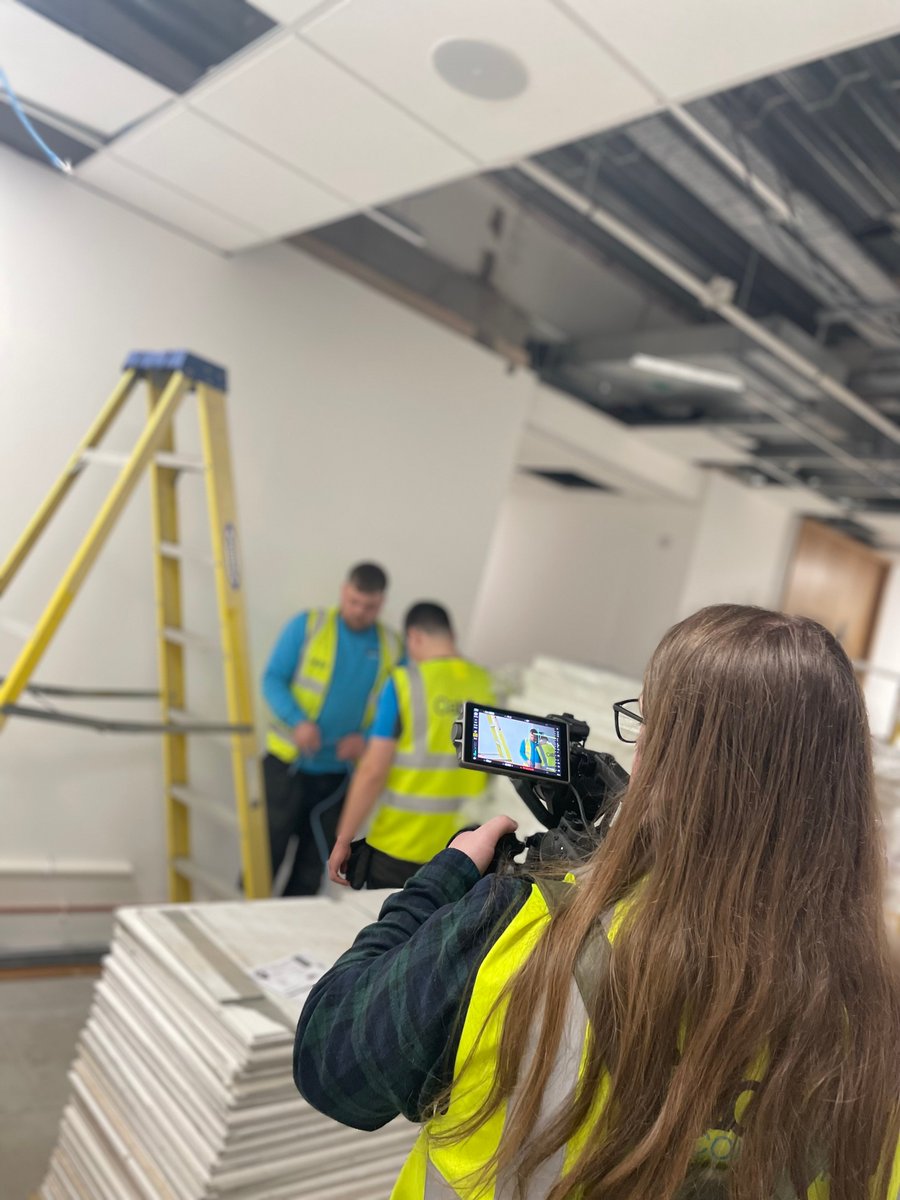 It's been a week since we launched our company video, and the feedback has been amazing!

Here are some more behind the scenes photos, and incase you missed it, you can see the full video here: hubs.la/Q03nK2bP0

We'd love to hear what you think! 💬