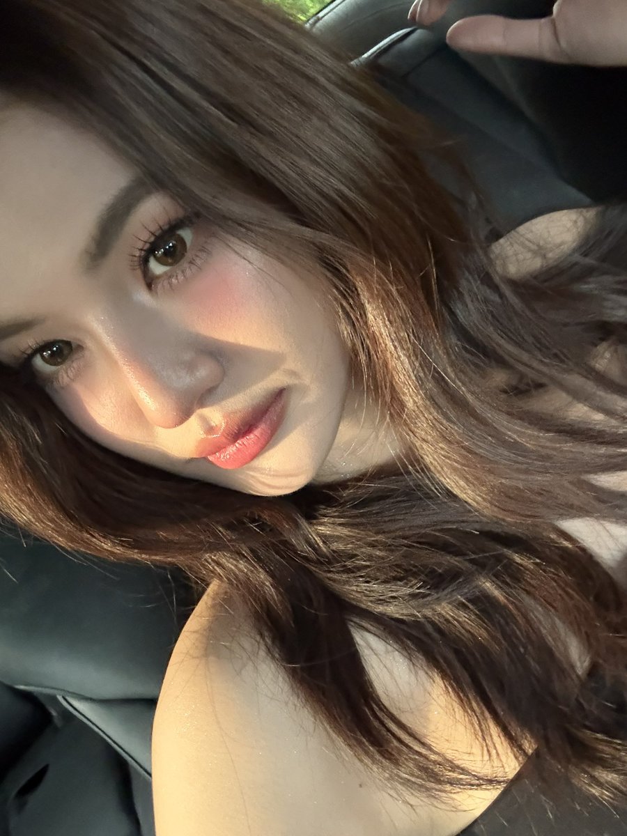 Xobammm's tweet photo. เลิกงานกันอะยางงงงง #xobam #โซแบม https://t.co/Y7VoFcLoi2