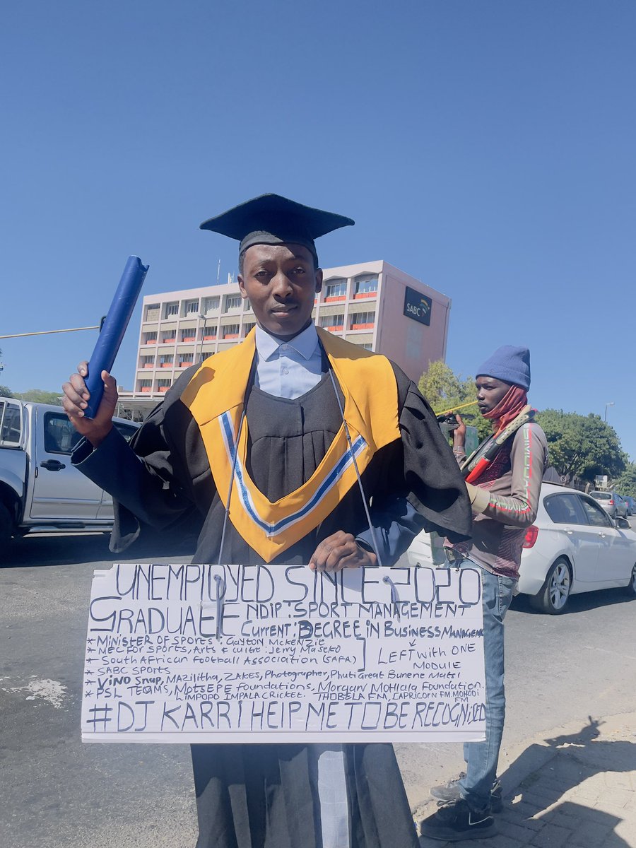 MsKulie's tweet image. Bumped into Thomas by the traffic lights on Hospital street.
If you can assist, he is reachable on (079) 336-1769.
Please share.
