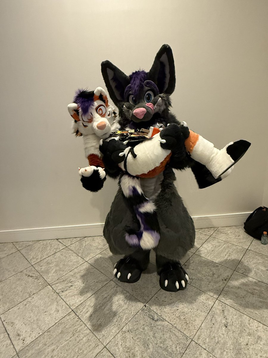 Hugz N. Snugz 🔜 FWA 2025 (@hugz_n_snugz) on Twitter photo 