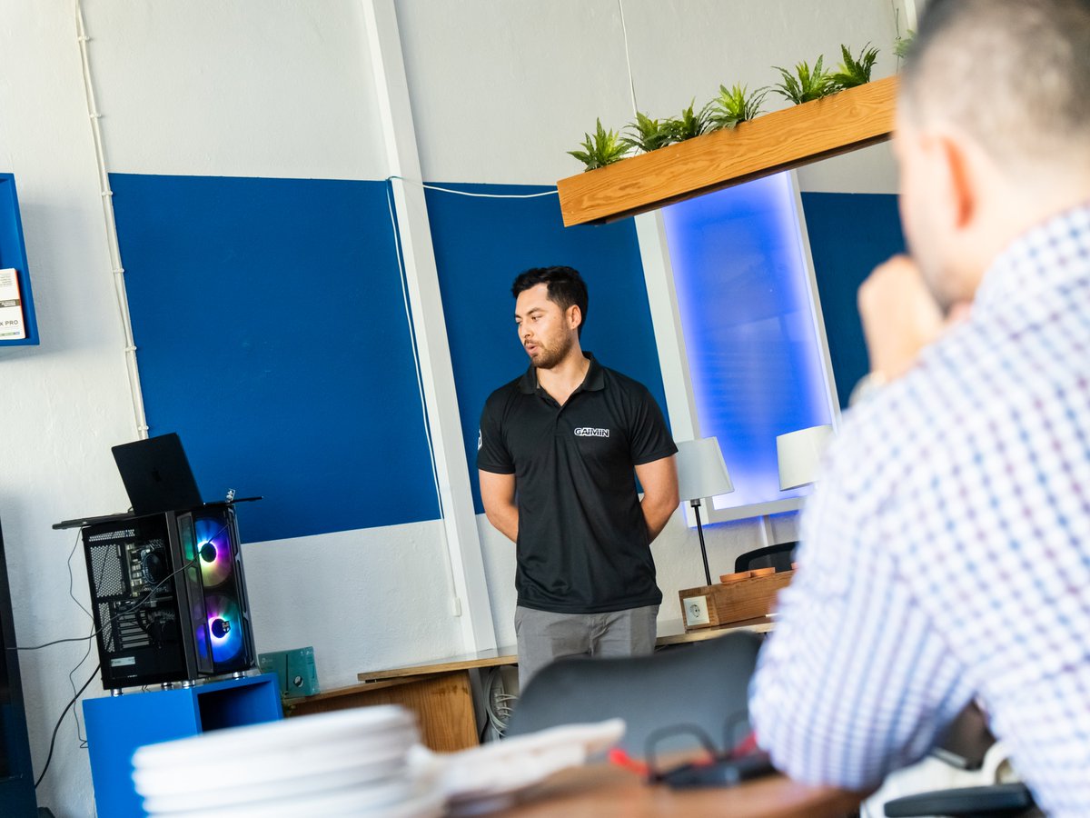GAIMIN's tweet photo. Find someone who looks at you the way our Head of B.D., Kevin, looks at his gaming PC… 🫠

Start monetizing your PC today with the GAIMIN app; download at https://t.co/oJEEZISlAR and start earning today! https://t.co/4EUi2SPo6u