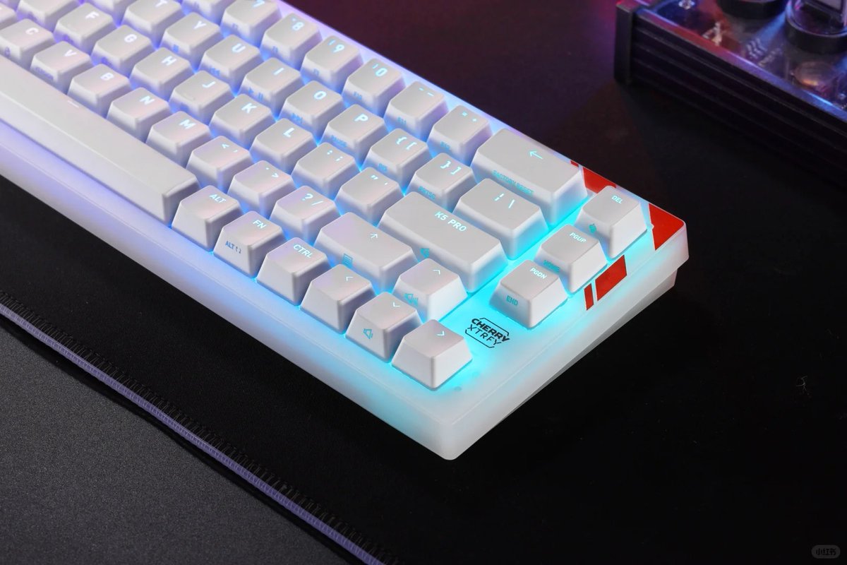 CHERRY XTRFY K5 Pro TMR 磁気式キーボード 白 新品 Amazon | CHERRY XTRFY K5 Pro TMR 有線磁気キーボード TMR磁気